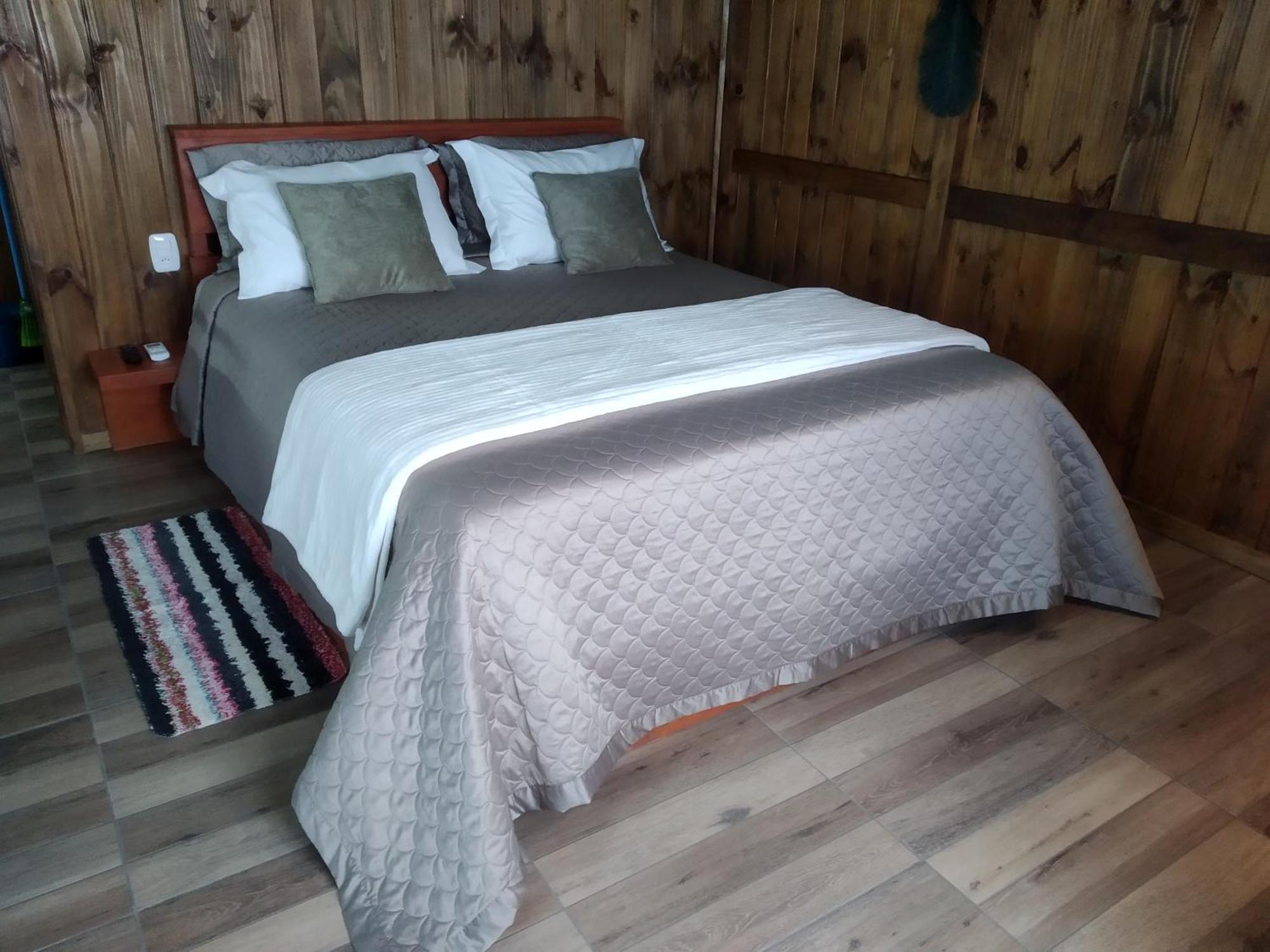 Encosta Dos Pinheiros Chalet